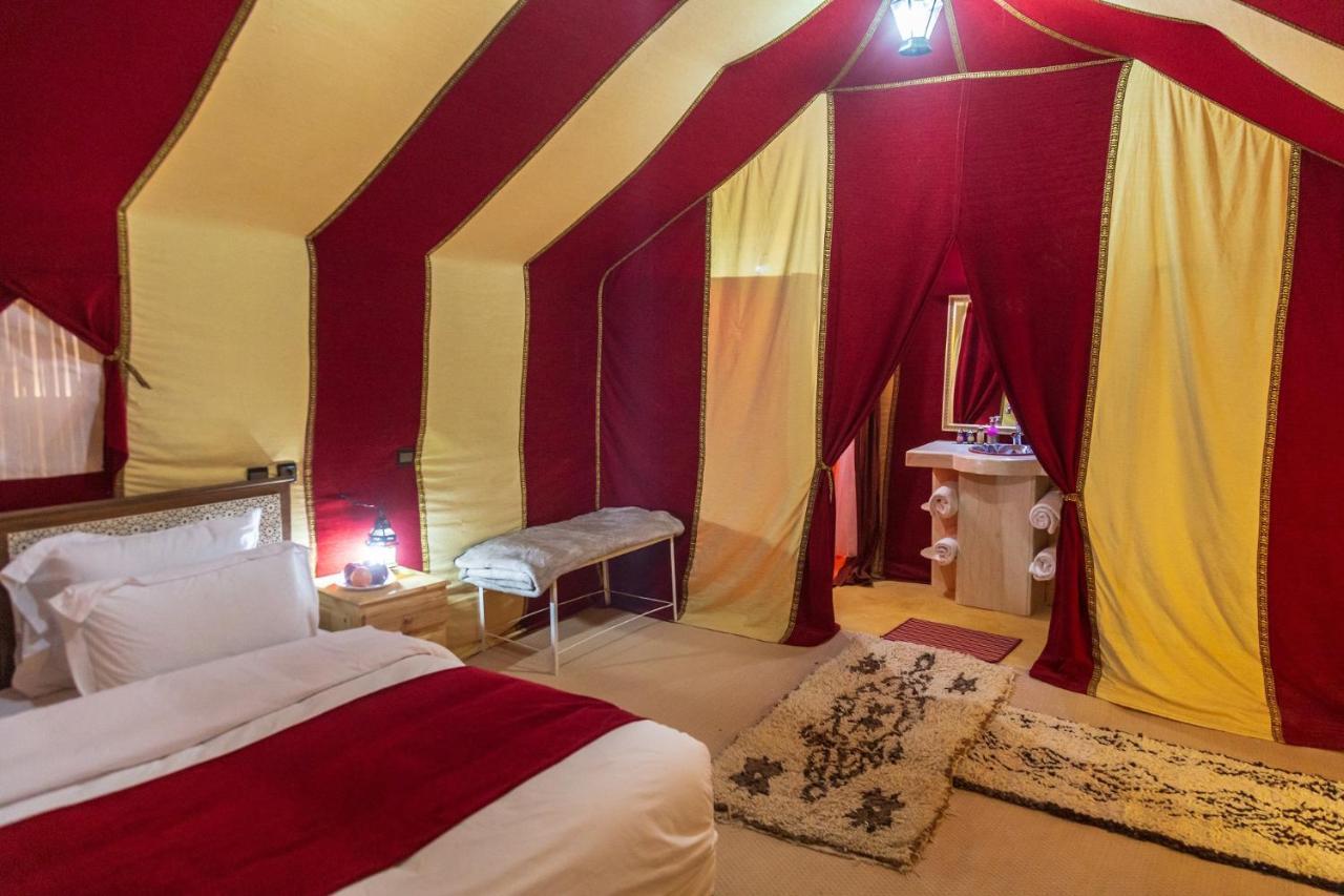 Zahra Luxury Desert Camp Hotel Мерцуга Екстериор снимка