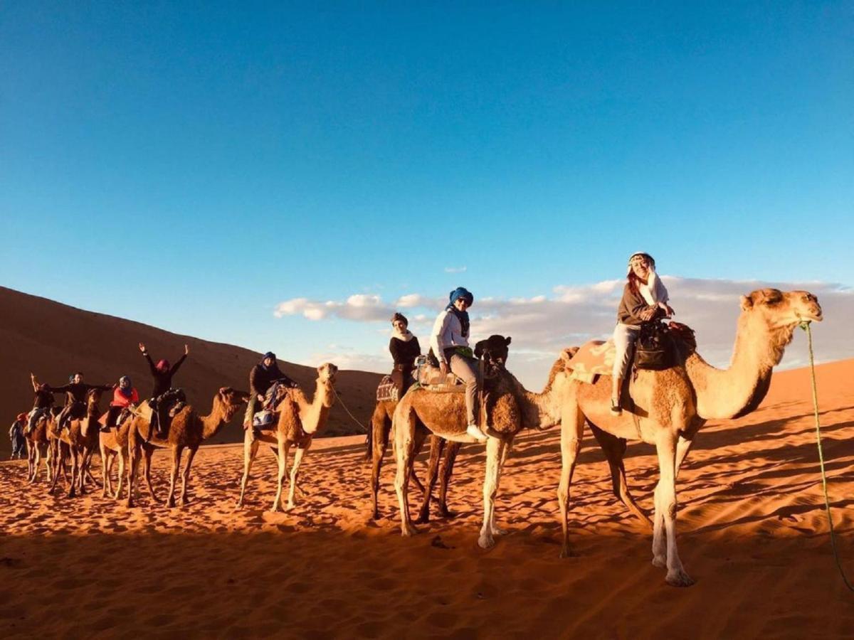 Zahra Luxury Desert Camp Hotel Мерцуга Екстериор снимка