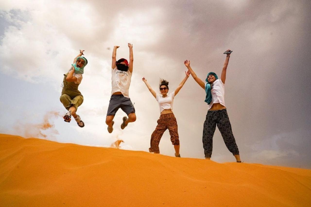 Zahra Luxury Desert Camp Hotel Мерцуга Екстериор снимка